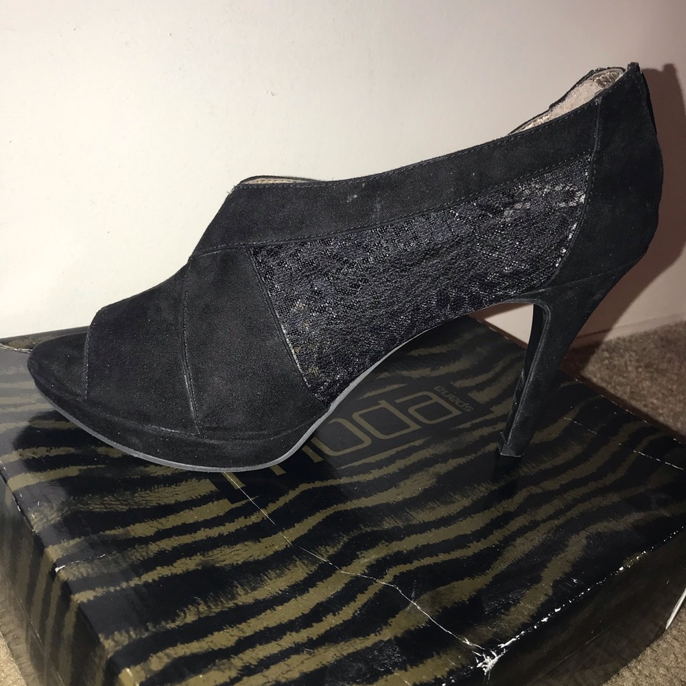 Black Heels size 9.5